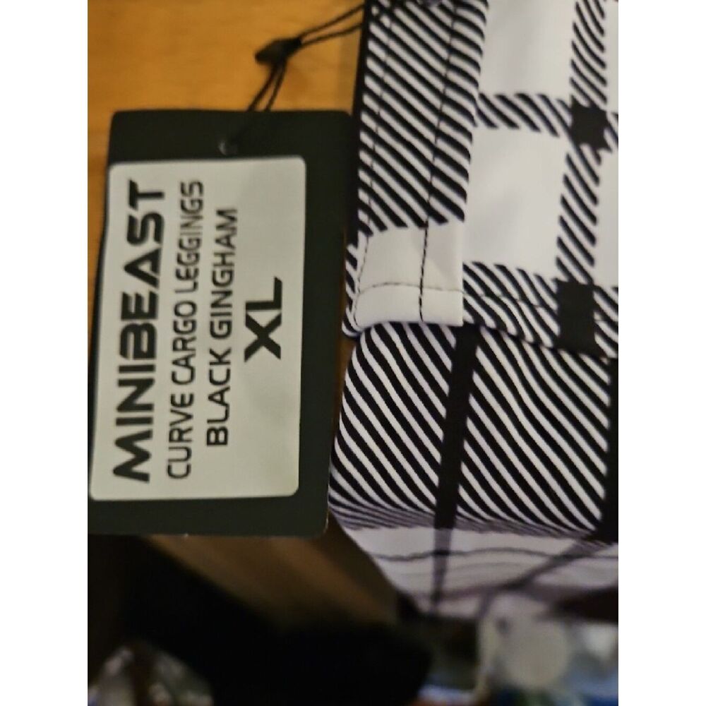 Minibeast XL Black & White Plaid Leggings with Red Stripe XL - Picture 6 of 7
